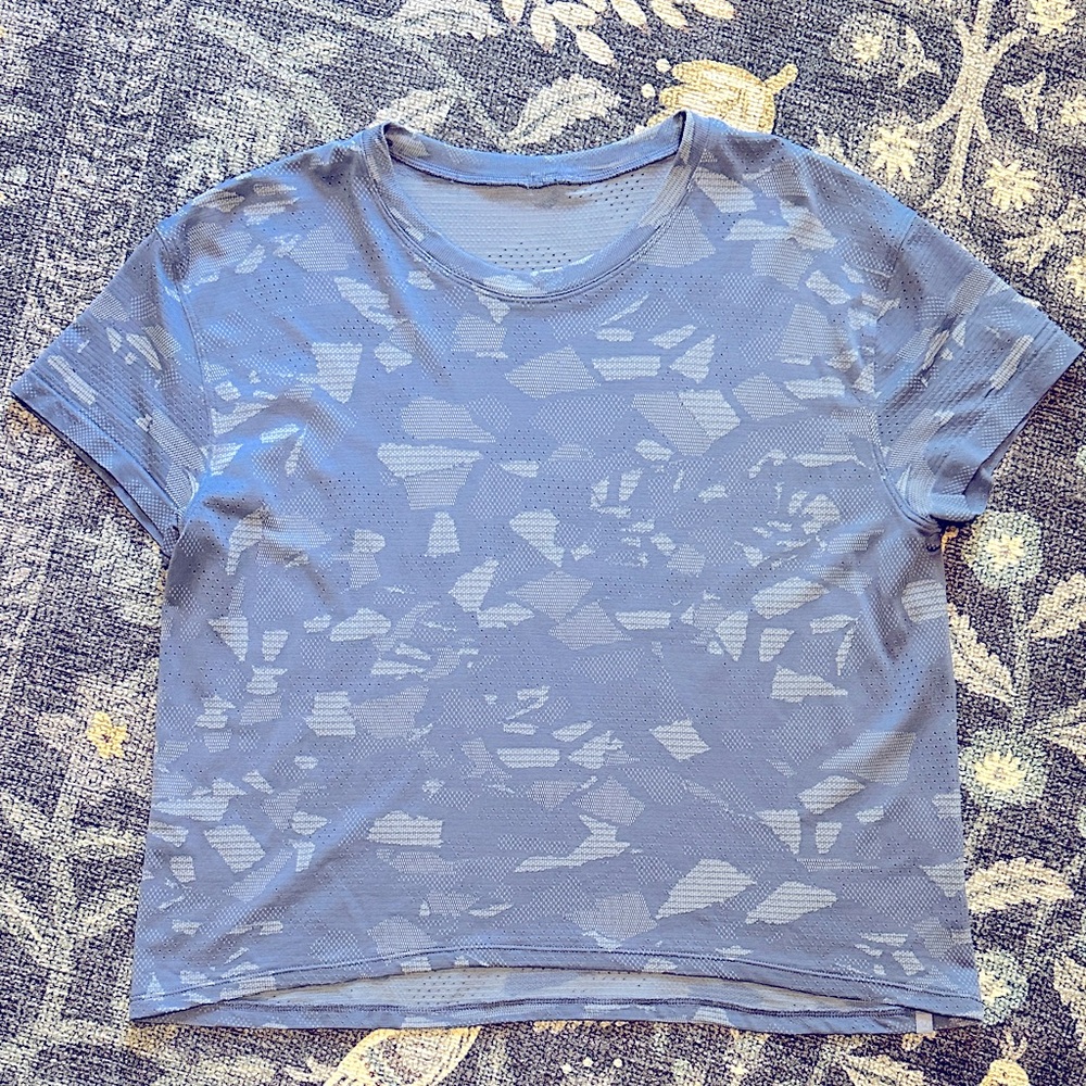 Lululemon Train to Be Short Sleeve Shirt - Picture 2 of 2